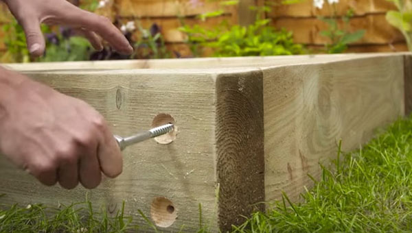 Build a raised bed - Step 4