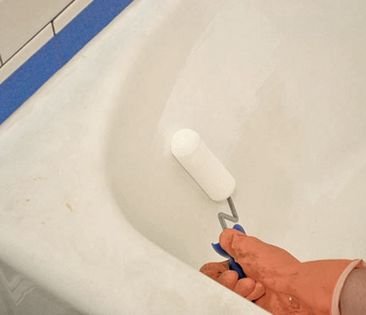 Painting enamel bath during restoration