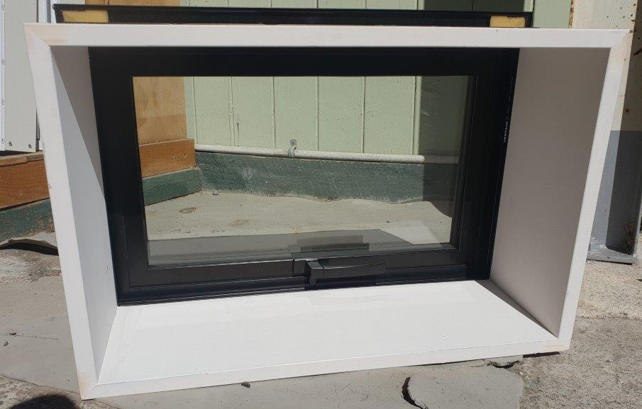20190911-84935_new_ebony_dg_window_2_int_002_.png Double Glazed 580w x 380h Ebony Aluminium Window NEW - Image 4