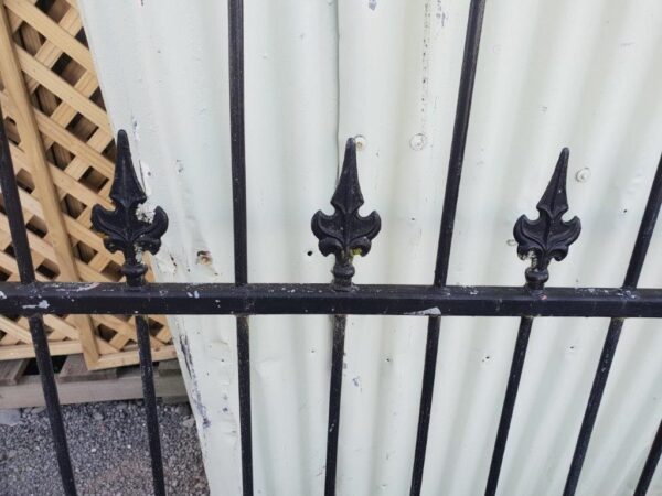 90776 Wrought Iron Black Driveway Gates close up design