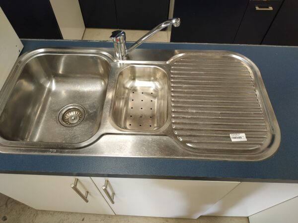 91498 Blue Kitchen Sink