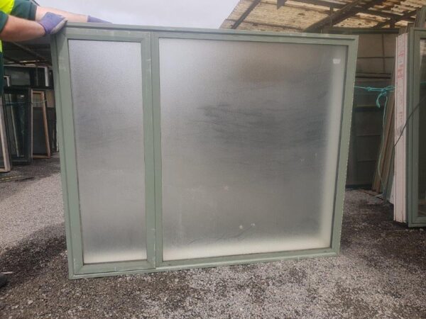 39918 Green DG Frosted Window ext