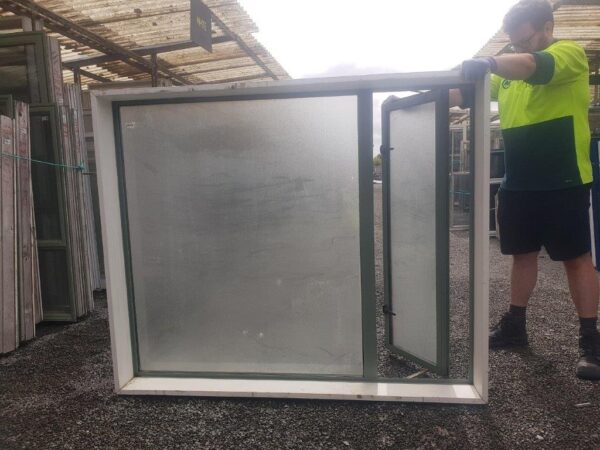 39918 Green DG Frosted Window int opened