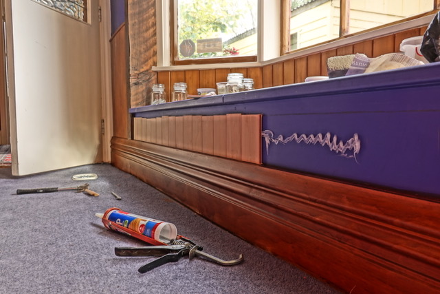 Living room makeover - Wainscoting window seat, before