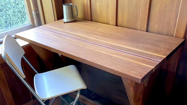 Bar leaner & coffee table
