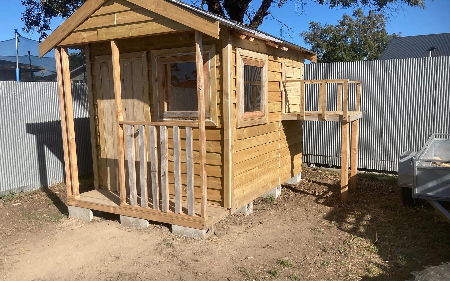 DIY - Playhouse finishes