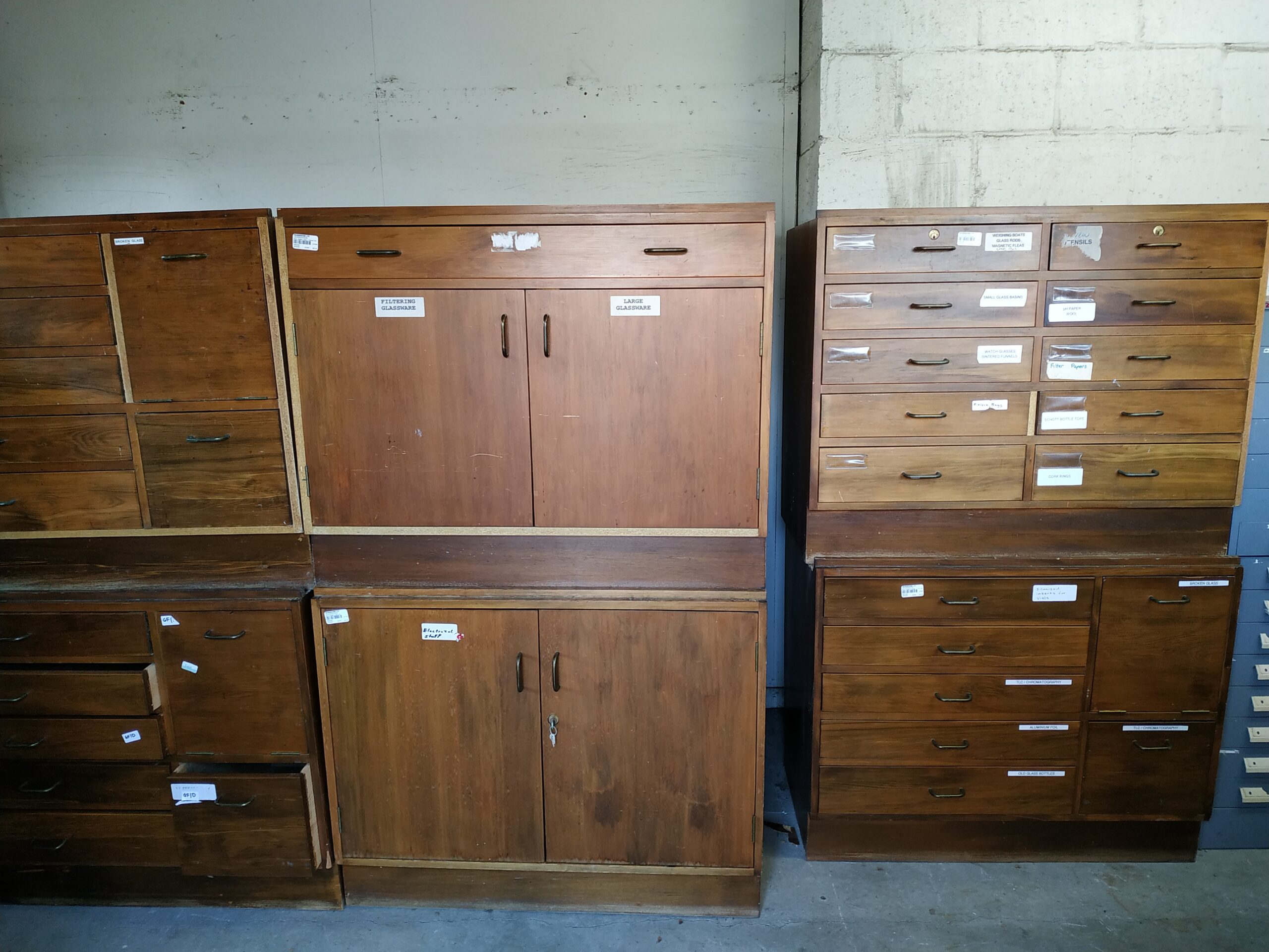 107698+rimu veneer cabinet Rimu Veneer 6 Drawer & 1 Bin Unit - Image 3