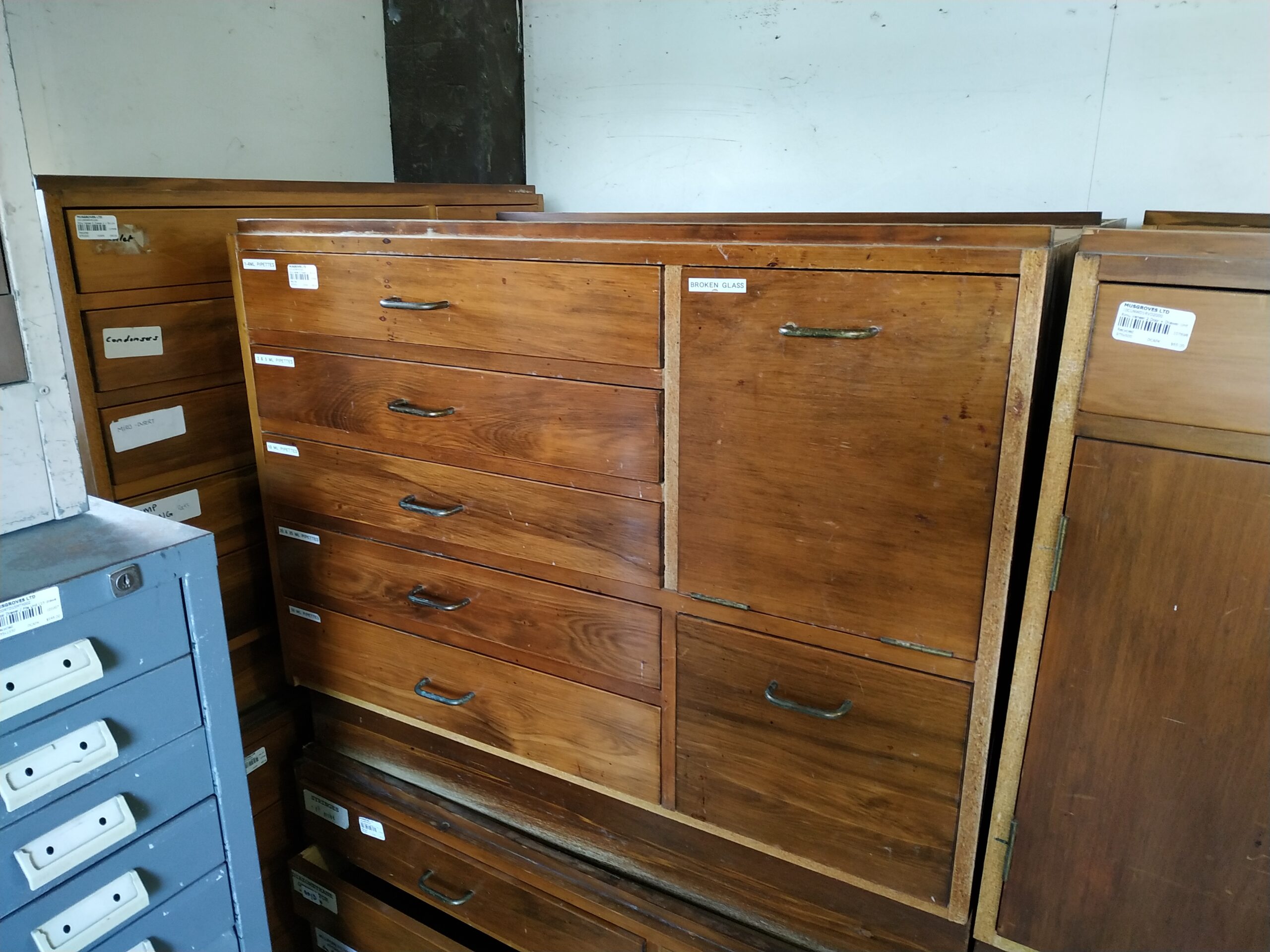 107699-Cabinet Rimu Veneer 6 Drawer & 1 Bin Unit - Image 2