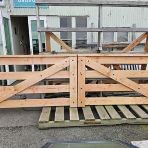 New Zealand Oregon Pair Of Gates - 3800x1060mm